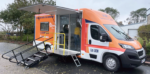 Bus - Le Lien pour un accès aux droits et au numérique près de chez vous